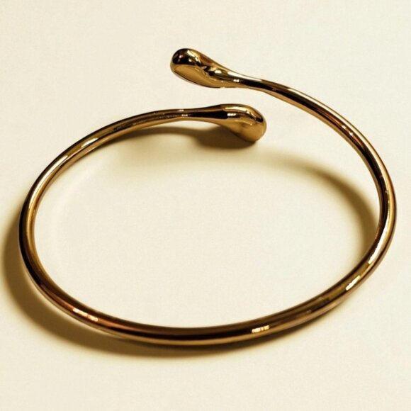 NEW 18K GOLD Plated Bangle Designer Style - Picture 3 of 4